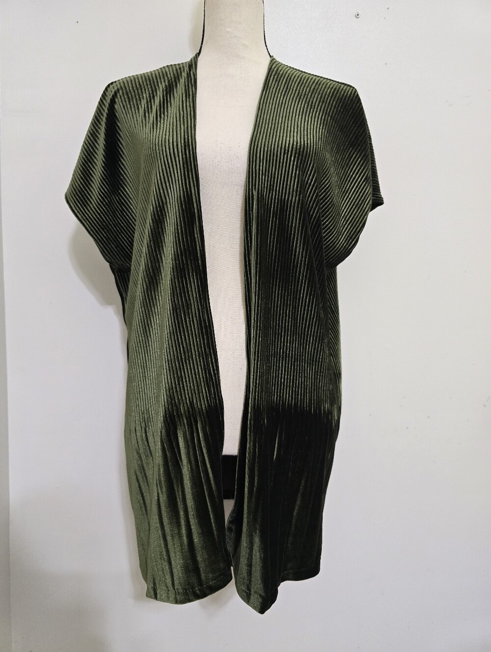 DO EVERYTHING IN LOVE one size Velvet Ribbed Kimono Open Cardigan Vest Green